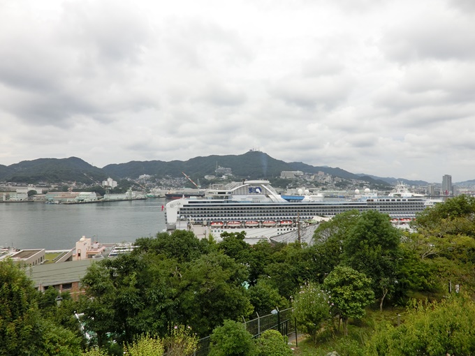 豪華客船で長崎寄港、軍艦島ツアーへ。船では夕食のサバティーニに感動